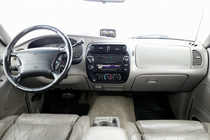 Ford Explorer Luxury 4.0 152kW (5 foto / 7)