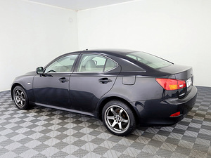 Lexus IS 220 Luxury 2.2 D 130kW (5 foto / 9)