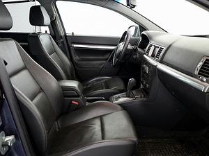 Opel Signum Cosmo Facelift ATM 3.0 CDTi 135kW (6 foto / 7)