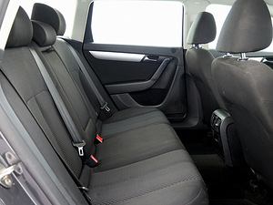 Volkswagen Passat Comfortline 1.6 TDI 77kW (7 foto / 7)