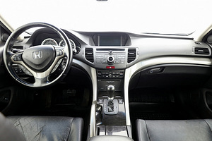 Honda Accord Luxury ATM 2.2 i-DTEC 110kW (5 foto / 7)