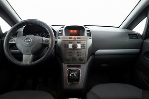 Opel Zafira Elegance 1.8 103kW (5 foto / 8)