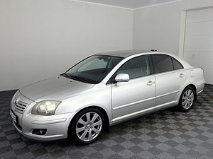 Toyota Avensis Linea Sol Facelift 2.0 108kW (2 foto / 9)