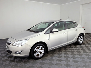 Opel Astra Elegance 1.7 CDTi 92kW (2 foto / 7)