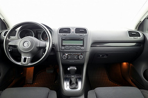 Volkswagen Golf Comfortline ATM 1.2 77kW (5 foto / 8)