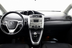 Toyota Verso Linea Sol 2.0 D-4D 93kW (5 foto / 8)