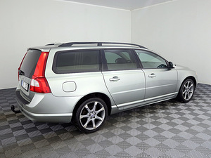 Volvo V70 Summum ATM 2.4 D5 136kW (3 foto / 7)