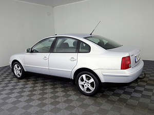 Volkswagen Passat Comfortline ATM 2.5 TDI 110kW (4 foto / 7)