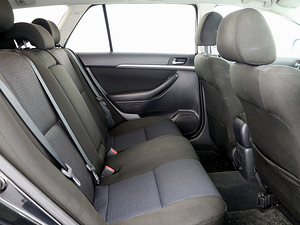 Toyota Avensis Linea Sol Facelift ATM 1.8 95kW (7 foto / 7)