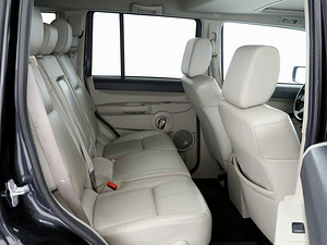 Jeep Commander Limited 3.0 CRD 160kW (7 foto / 9)