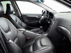 Volvo S60 Summum Facelift LPG 2.4 103kW (6 foto / 8)
