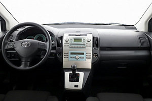 Toyota Corolla Verso Linea Sol ATM 1.8 95kW (5 фото из 9)