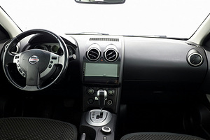 Nissan Qashqai Comfort 4x4 ATM 2.0 dCi 110kW (5 foto / 9)