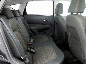 Nissan Qashqai Comfort 4x4 ATM 2.0 dCi 110kW (7 foto / 9)