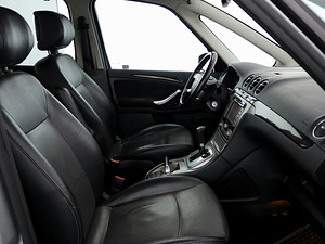 Ford Galaxy Ghia ATM 2.0 TDCi 96kW (6 foto / 9)