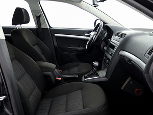 Skoda Octavia Comfortline Facelift ATM 2.0 TDI 103kW (6 foto / 7)