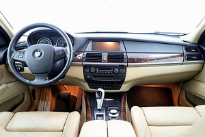 BMW X5 xDrive 35D Sportpakett ATM 3.0 D 210kW (5 foto / 7)