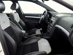 Skoda Octavia VRS 2.0 TDI 125kW (6 foto / 8)
