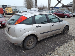 Ford Focus Comfort 1.4 55kW (3 фото из 7)