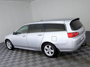 Honda Accord Elegance Facelift 2.0 114kW (4 foto / 7)