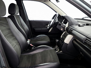Land Rover Freelander HSE Luxury Facelift ATM 2.5 130kW (6 foto / 7)