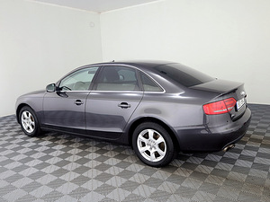 Audi A4 Comfortline ATM 1.8 118kW (4 фото из 8)
