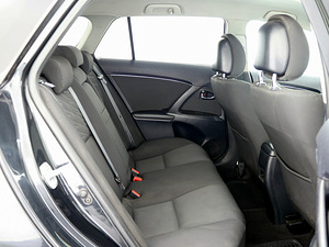 Toyota Avensis Linea Sol 2.2 D-CAT 130kW (7 фото из 8)