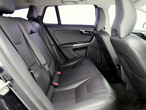 Volvo V60 Summum Facelift ATM 2.0 D5 133kW (7 foto / 7)
