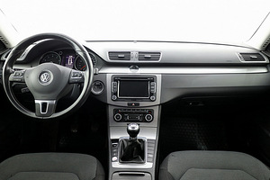 Volkswagen Passat Comfortline 1.8 118kW (5 foto / 9)