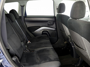 Mitsubishi Outlander Comfort 2.0 Di-D 103kW (7 foto / 7)