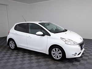 Peugeot 208 Elegance 1.2 60kW (1 foto / 7)