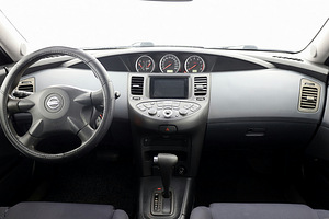 Nissan Primera Comfort Facelift ATM 1.8 85kW (5 foto / 7)