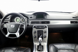 Volvo V70 Summum Facelift ATM 2.0 157kW (5 foto / 7)