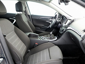 Opel Insignia OPC Line Facelift 2.0 CDTi 143kW (6 foto / 9)