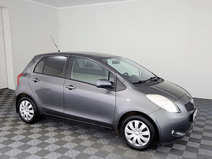 Toyota Yaris Linea Sol A-C 1.3 64kW (1 foto / 8)