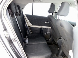 Toyota Yaris Linea Sol A-C 1.3 64kW (7 foto / 8)