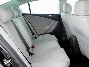 Volkswagen Passat Comfortline 2.0 110kW (7 foto / 7)