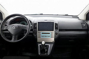 Toyota Corolla Verso Linea Sol Facelift 2.2 D-4D 100kW (5 foto / 8)