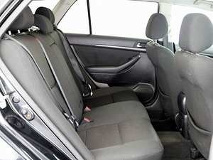 Toyota Avensis Linea Sol 2.0 D-4D 85kW (7 foto / 8)