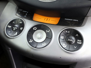 Toyota RAV4 Linea Sol 2.2 D-CAT 130kW (8 foto / 8)