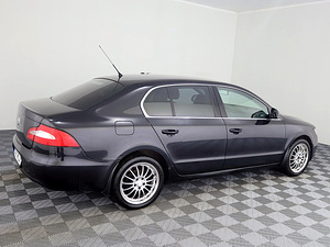 Skoda Superb Highline 1.4 92kW (3 foto / 7)