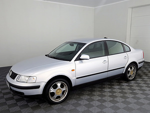 Volkswagen Passat Comfortline 1.8 92kW (2 foto / 7)