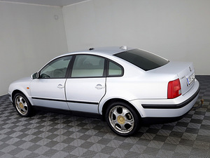 Volkswagen Passat Comfortline 1.8 92kW (4 foto / 7)