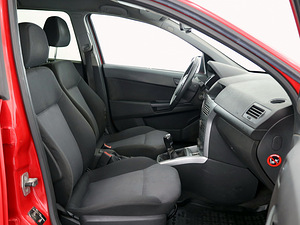 Opel Astra Facelift 1.6 85kW (6 фото из 7)