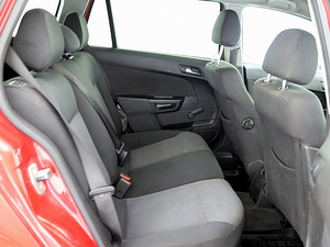 Opel Astra Facelift 1.6 85kW (7 фото из 7)