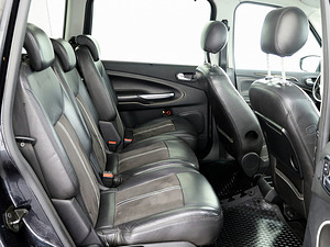 Ford Galaxy Ghia ATM 2.0 TDCi 96kW (7 фото из 9)