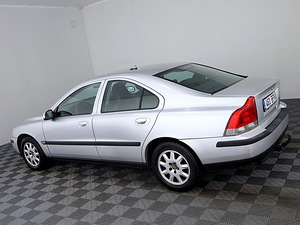 Volvo S60 Summum 2.4 103kW (4 foto / 7)