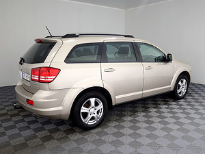 Dodge Journey Comfort ATM 2.0 CRD 103kW (3 foto / 8)