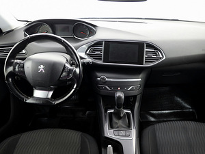Peugeot 308 Elegance ATM 1.2 96kW (5 фото из 7)