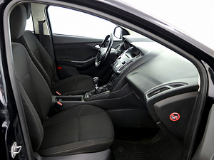 Ford Focus Turnier Comfort 1.0 92kW (6 foto / 7)